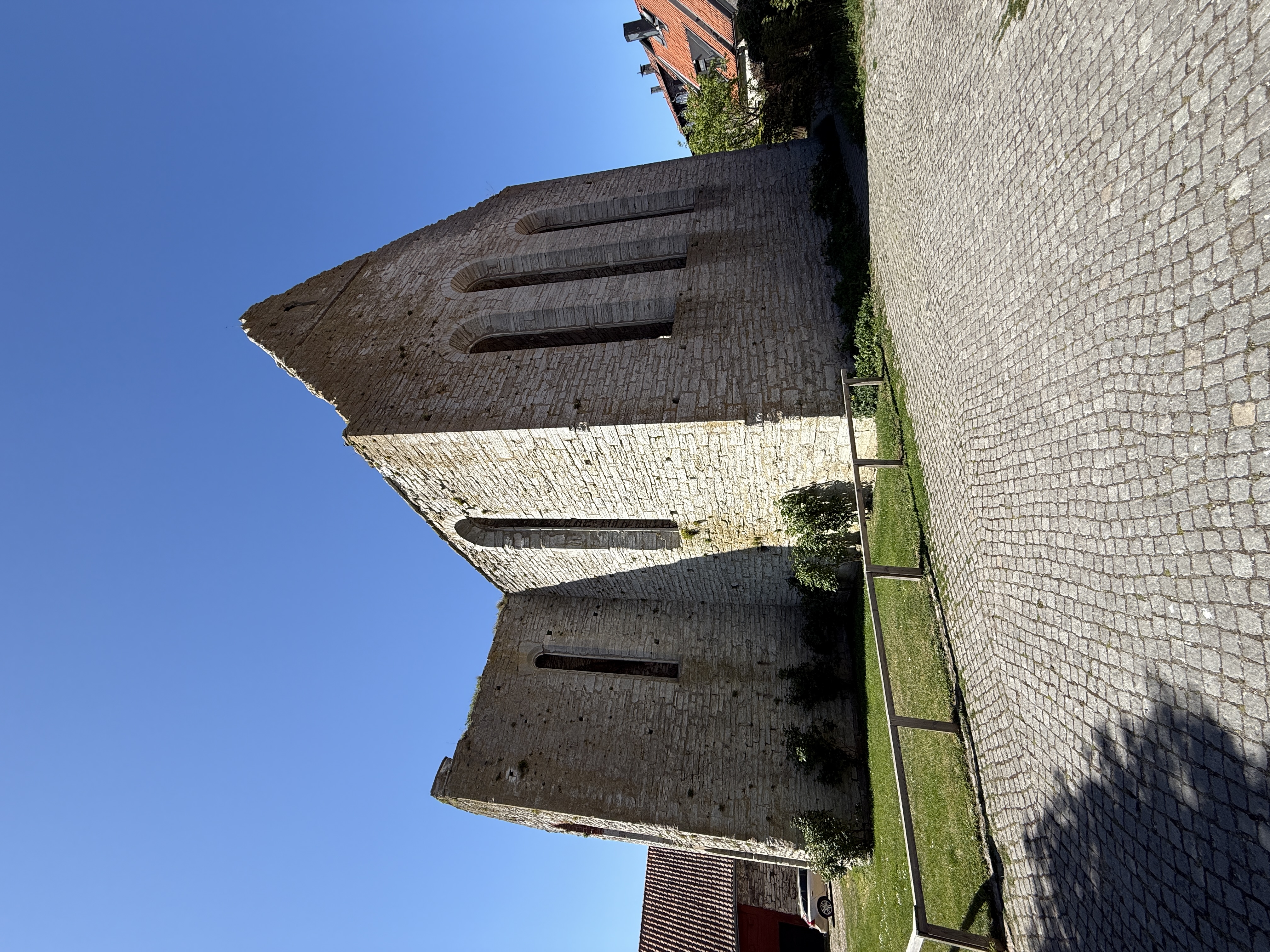 20250526_115817739_iOS